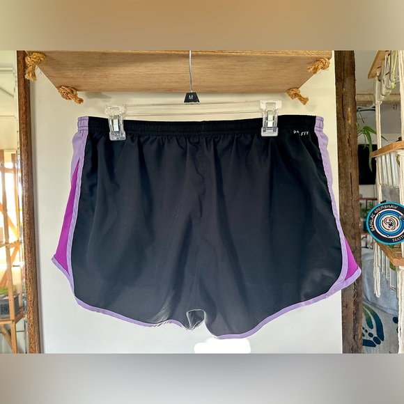 Nike Running Dry-Fit Women’s Shorts - Picture 2 of 7